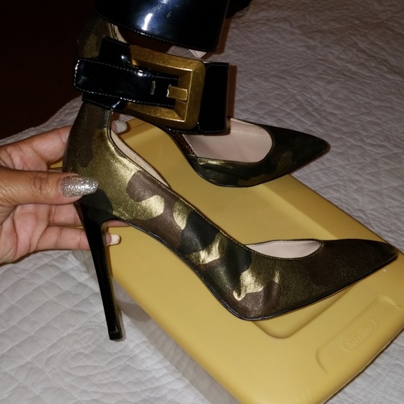 Guess camo heels - Picture 2 of 2